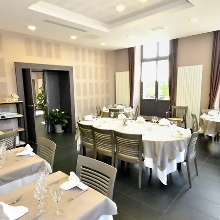 Du Chateau Bleu 3* Tremblay-en-France